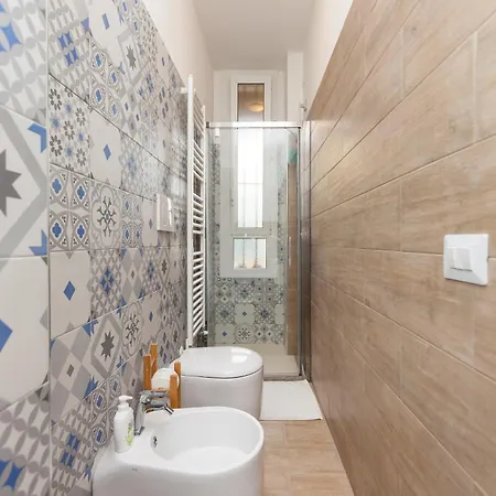 Cozy Flat In Near Metro ميلان